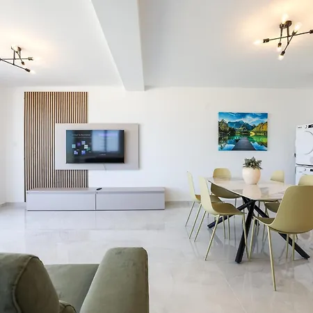 Sea View 2-bed With Private Jacuzzi Terrace * 세인트폴스베이