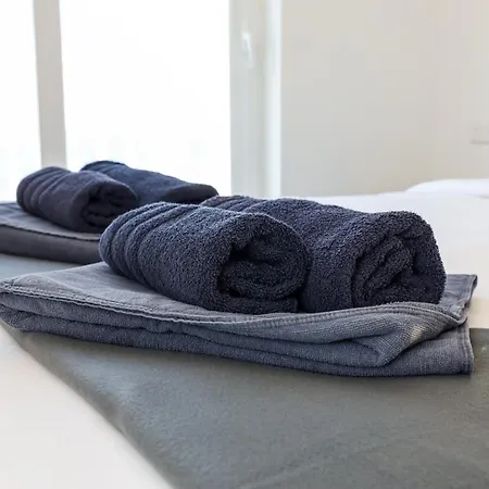Sea View 2-bed With Private Jacuzzi Terrace * 세인트폴스베이