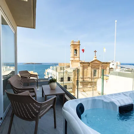Sea View 2-bed With Private Jacuzzi Terrace 세인트폴스베이