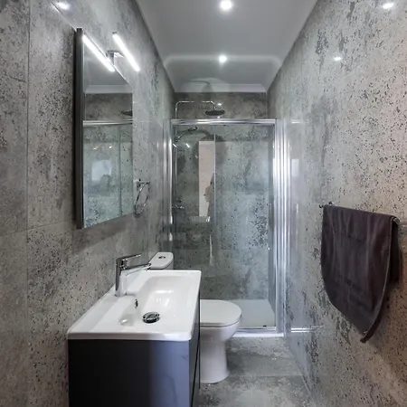 Sea View 2-bed With Private Jacuzzi Terrace *
